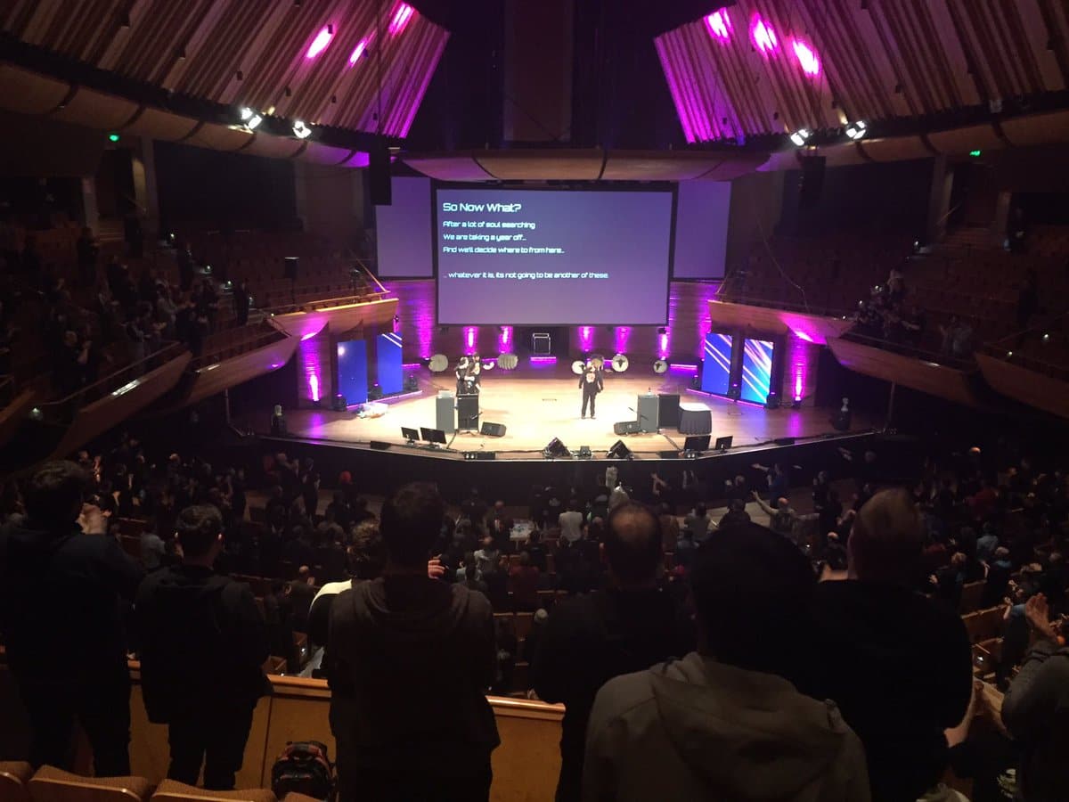 Standing ovation for Kiwicon crüe